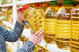 什么油“最”不健康？是大豆油吗？医生：这3种油，尽量别吃图片