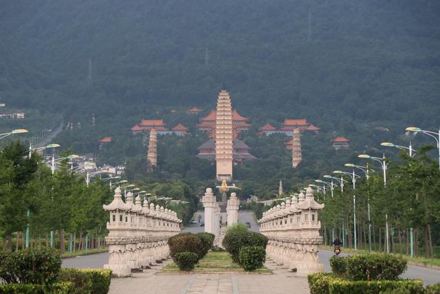 在云南无量山，真的有个金庸笔下的“无量玉壁”