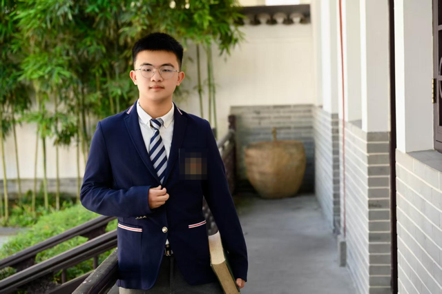 儿子放弃北大报考西湖大学，对话快递员母亲：儿子希望投身半导体材料研究，科研报国