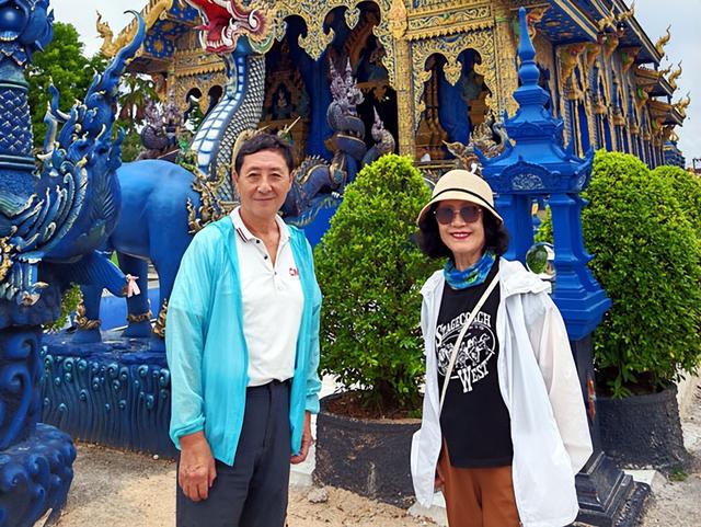 泰国旅游：清莱观瞻温泉白蓝黑三庙行（图）