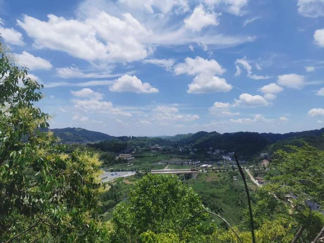 遵义播州：宝峰山上宝峰塔