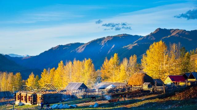 镀了金的新疆秋色，彩色绘就，五处秘境邂逅最诗意的天山南北