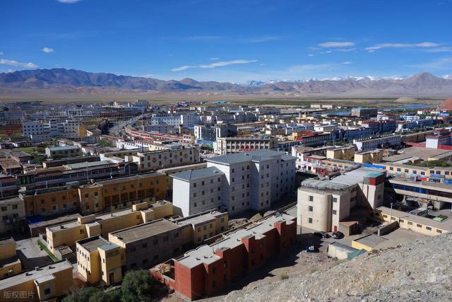 中印边境无人区，中国为何耗时20年花费上千亿，也要在此建一座城