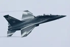 阿联酋：4.4亿买15架L15！歼10C枭龙取代F16，成中东各国香饽饽图片