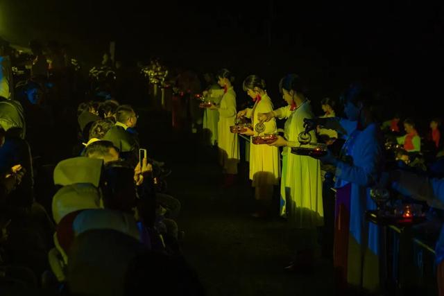 赴约吗？印象大红袍的精彩，今夜依旧