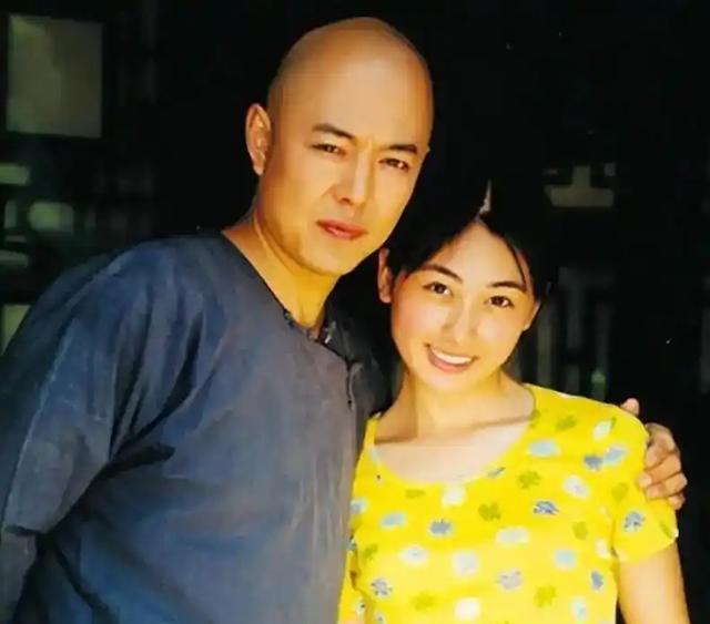 被张铁林玩弄感情后，又嫁给“臭名昭著”的他	，现知道她有多精明