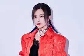 从国民女神到万人唾弃，赵薇近照曝光容颜尽失，当年琼瑶的话没错图片