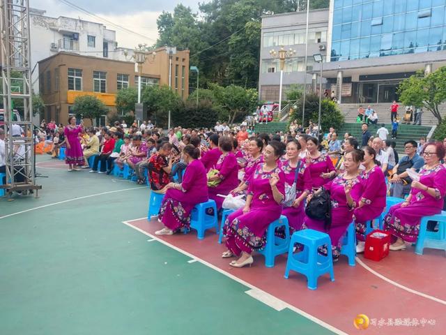 凉风徐徐到习水 | 清凉坭坝 “艺”燃夏夜！两万游客畅享22℃山水之约