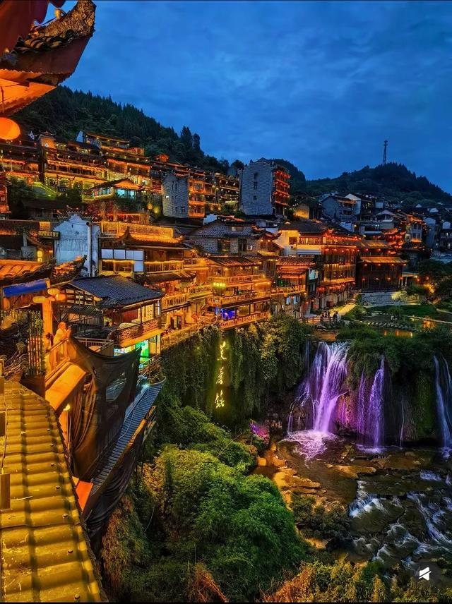 湖南的美，是造物主写给探险家的一封三维情书。