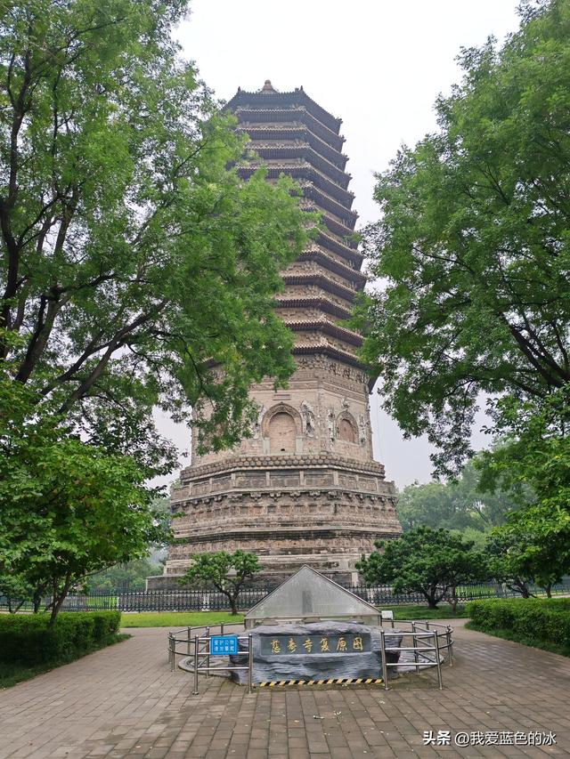 因为住得近，正好逛逛北京的玲珑塔公园