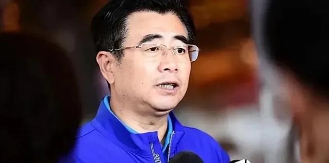 黄政宇低射破门