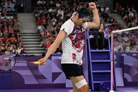 2-0！安洗莹击败何冰娇夺冠，韩国人狂喜：奥运冠军+世界第一图片