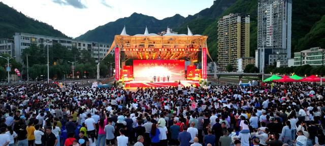 金秋班城·双节同欢——镇巴文旅活动抢“鲜”看!