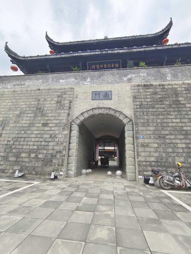 南行漫记：不去内江，直奔隆昌，看中国最大的牌坊群