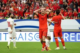 1比0点杀巴林！国足不垫底了，以小组第5名告别世预赛图片