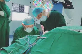 切莫当成普通胎记！女子全身遍布“牛奶咖啡斑”竟是神经纤维瘤病图片