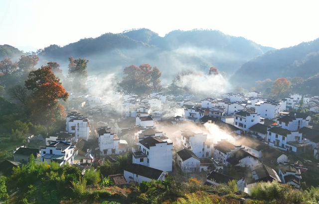 别只知道篁岭，婺源另一个赏秋胜地，美得像泼墨山水画
