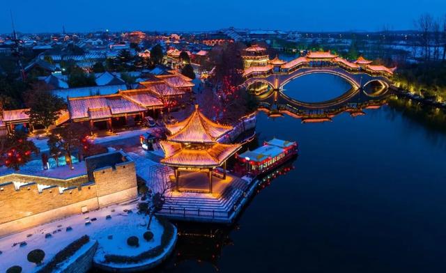 听说初雪，总与想念同来 | 台儿庄的雪已翩跹，你的城市下雪了吗？