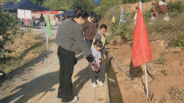 河口挖到“宝”！百香果采摘+童趣捞鱼，周末带娃嗨玩两条半！