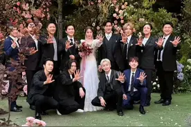 韩庚高调现身厉旭婚礼，Super Junior实现了十三人合体，瞬间泪目图片