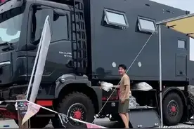 撒贝宁一家四口开豪华房车，千岛湖露营，网友：像卡车一样带劲图片