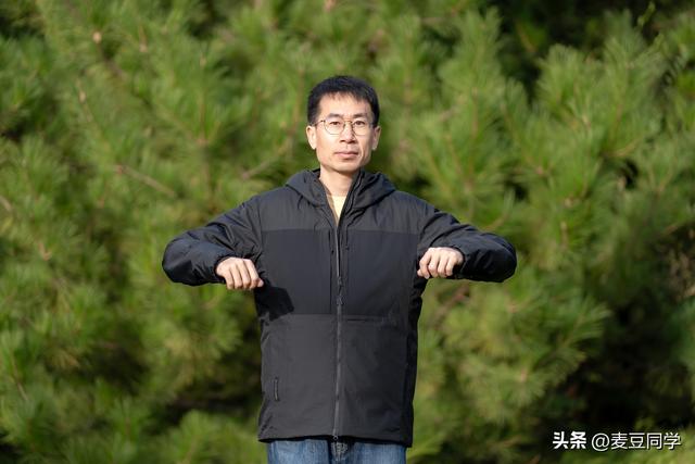 天石鹅铠甲金标棉服深度体验：通勤与户外场景下的全能温暖伴侣