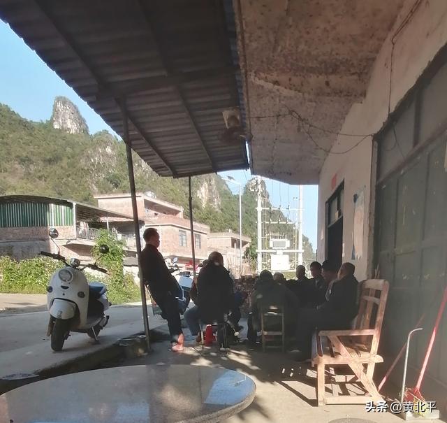 广西南宁市武鸣与隆安交界的小山村，民国时期曾为归属权而械斗