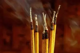 香灰满了不要随意丢掉，有5种最佳处理方法，既环保又积福图片