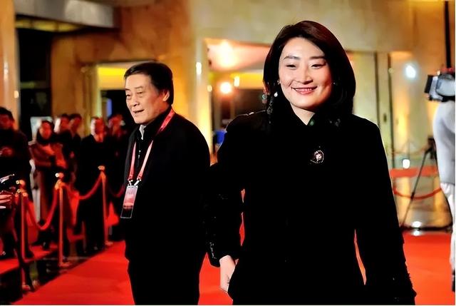 亲叔发声背刺？宗馥莉遗产纠纷案不到48小时，就传来3大重磅消息