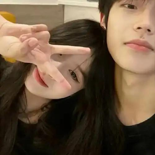 一个男人顶级的魅力：自信如山，智慧如海，善良如光。