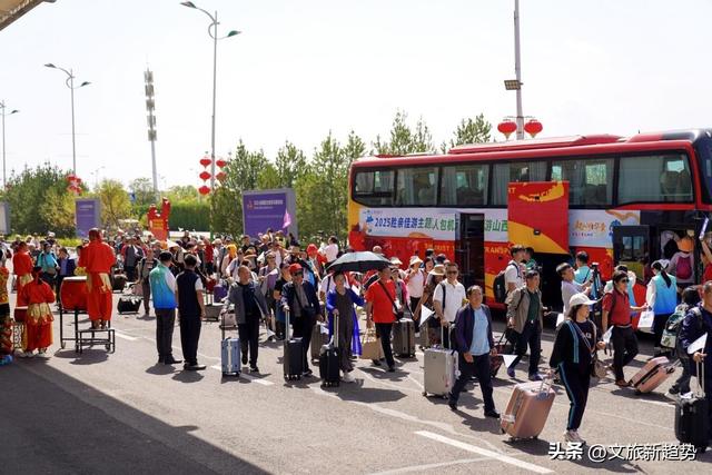 唱游山西“百架包机・万人入晋”专线启动 滇江浙游客开启三晋之旅