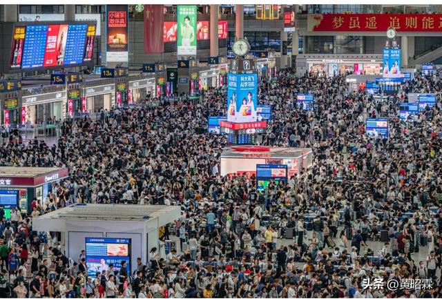 上海、南京——“沦陷”！网友：走了2亿人又来了3亿人