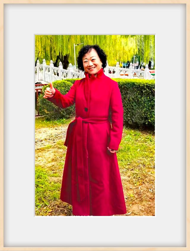 去黑龙江哈尔滨，冰雪大世界，买什么颜色衣服帽子？出大片。