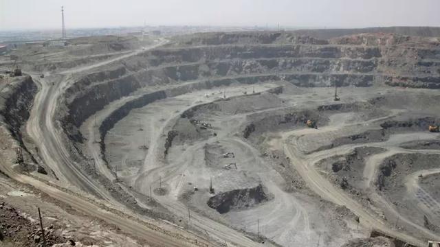 越南举全国之力，拿出350万吨稀土，借中美稀土交锋全力赌上一把