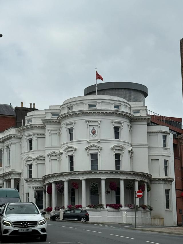 【走遍世界】中国唯一的TCC会员旗帜插上英国的马恩岛