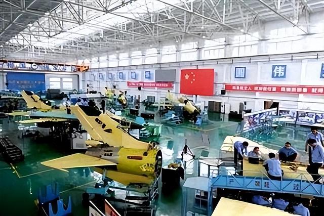 歼-35亮相塞尔维亚后印媒才明白：炸中国大使馆，是美国衰落起点