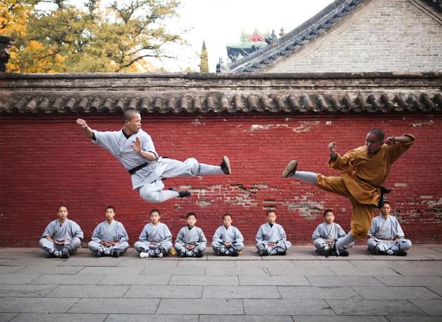释永信生活有多奢华？身穿16万袈裟包养情妇，寺内义工曝更多内幕