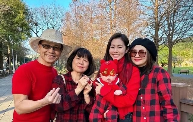 44岁任家萱胖到150斤！带2岁儿子为妹妹庆生，老公从不去家庭聚会