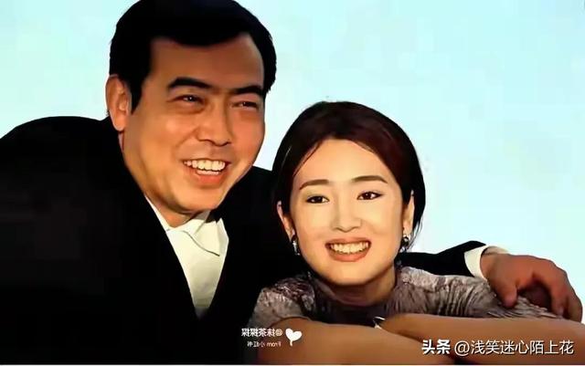 天呐！巩俐这身材太惊艳了，胸围几乎到肚脐，状态却依旧十分亮眼