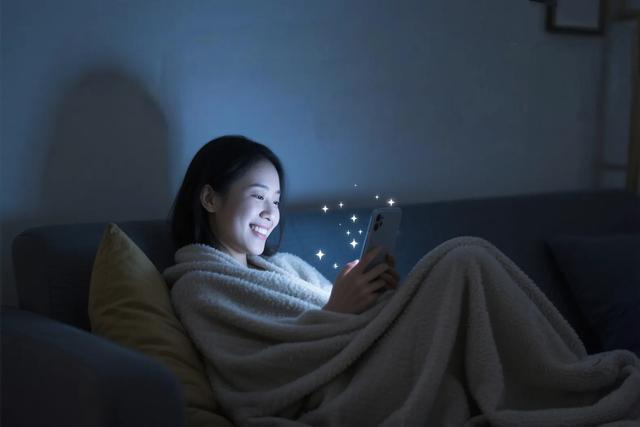 屏幕微光里的星辰：我的网络交友奇遇记（原创）