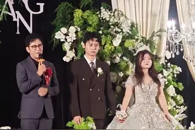 男演员宗峰岩儿子大婚，52岁喜公公比新郎还帅，曾6次出演金庸剧图片
