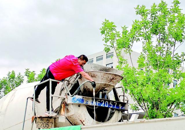 正一康细胞制剂生产项目基本完工 正在进行内部绿化和内部道路硬化工作
