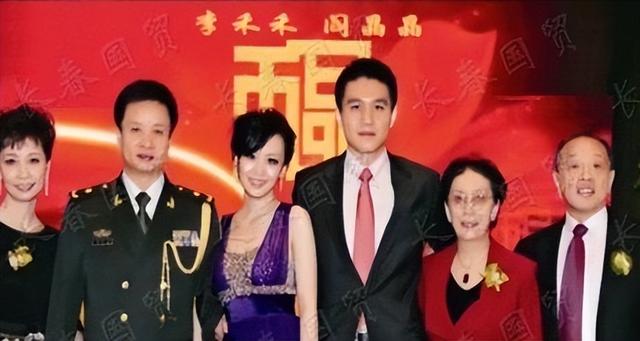 他是前外交部部长之子，娶了阎维文女儿，却选择独自创业自力更生