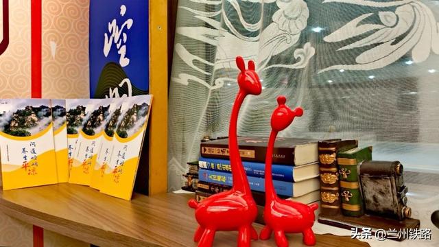 浪漫七夕，情暖列车：“环西部火车游·崆峒号”的温馨之旅