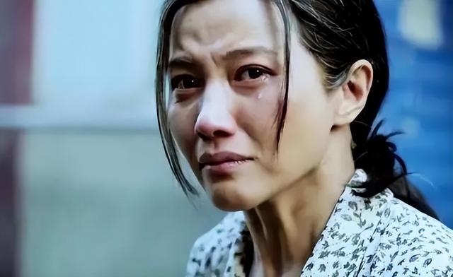 母女俩吃了碗面，刚出门老板就断言：这妈妈以后连养老院都住不上