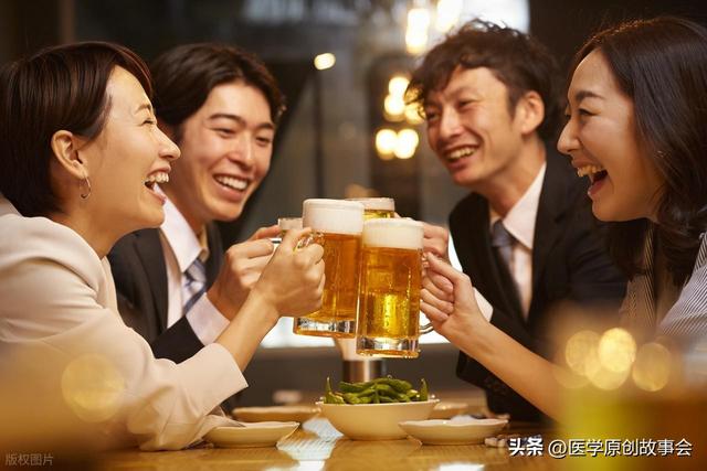 年纪大了要少喝酒？医生告诫：到了60岁以后，这5件事一定要避开