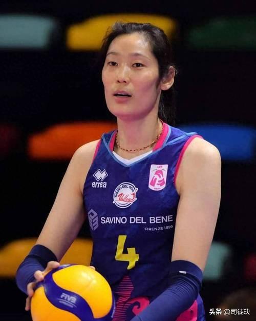 女排名将朱婷：身高1米98，父亲想让她嫁个比他高的，不嫁外国人