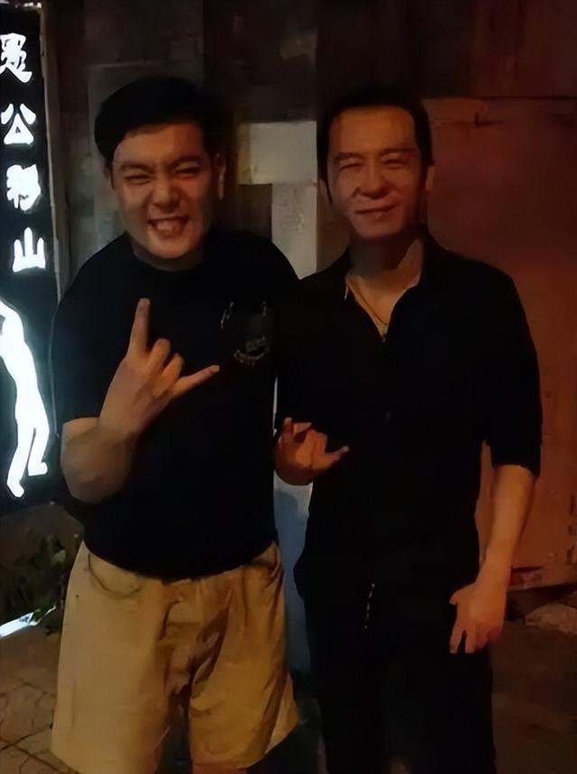 46岁摇滚歌手应鹏去世	，喝酒毁一切，前妻透露隐情，太穷困没医保