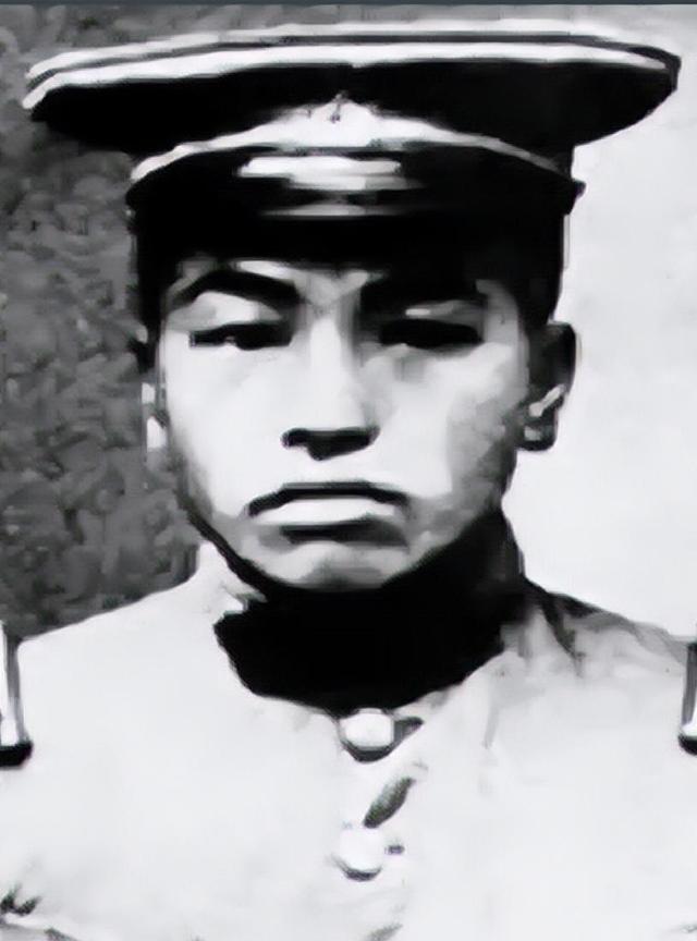 1987年一老妇参观彭德怀故居，工作人员请她题词，她立马说出20字