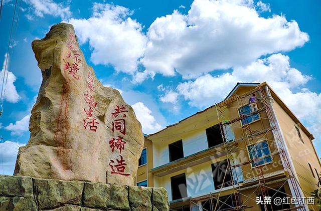 巴东云上土店记：一座零碳村的绿色诗行
